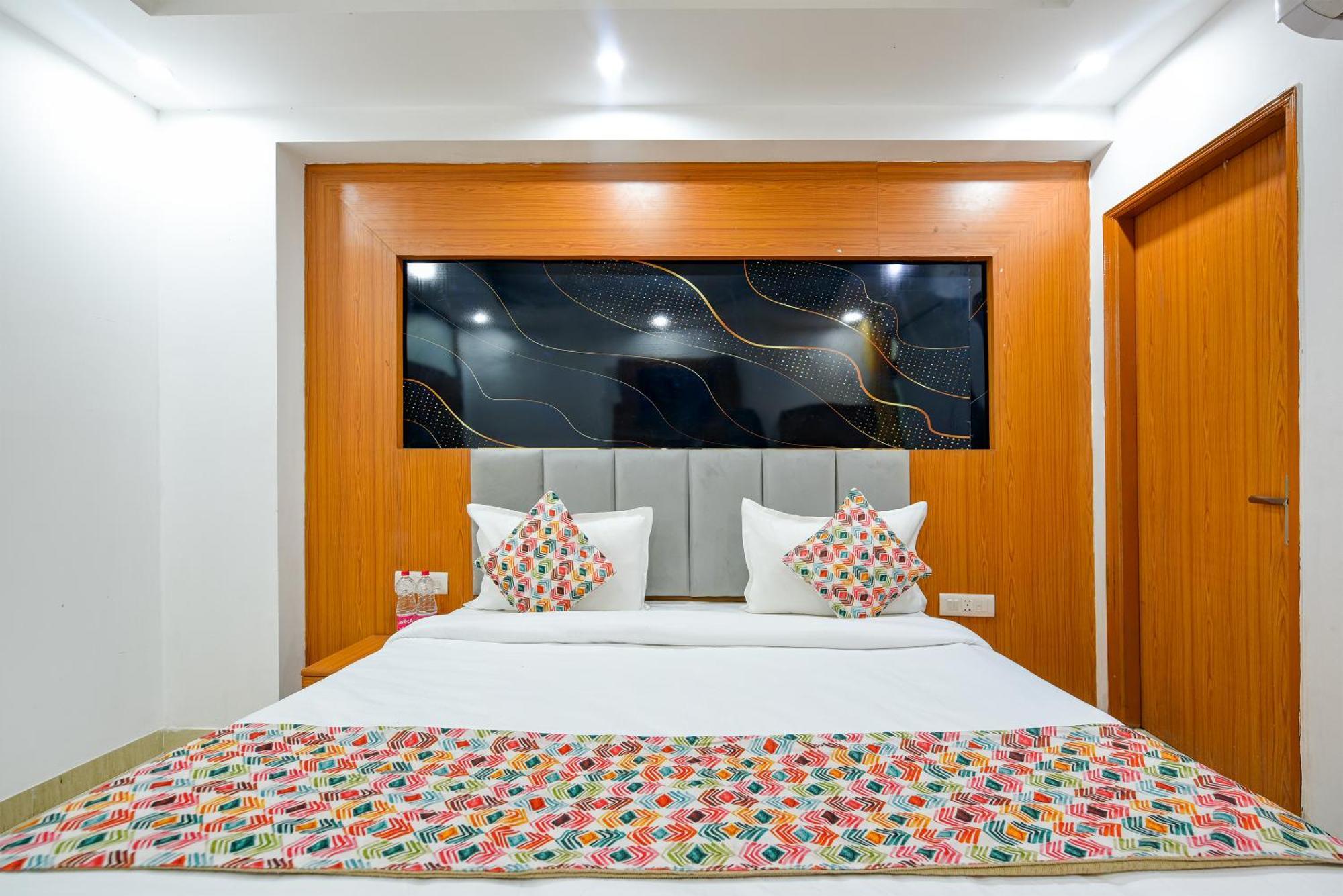 Airport Hotel Kiara - New Delhi Airport Kültér fotó