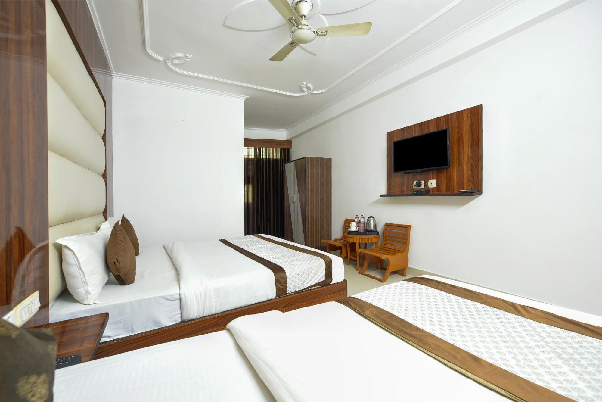 Airport Hotel Kiara - New Delhi Airport Kültér fotó