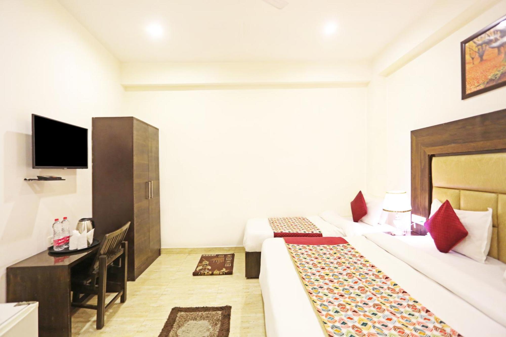 Airport Hotel Kiara - New Delhi Airport Kültér fotó