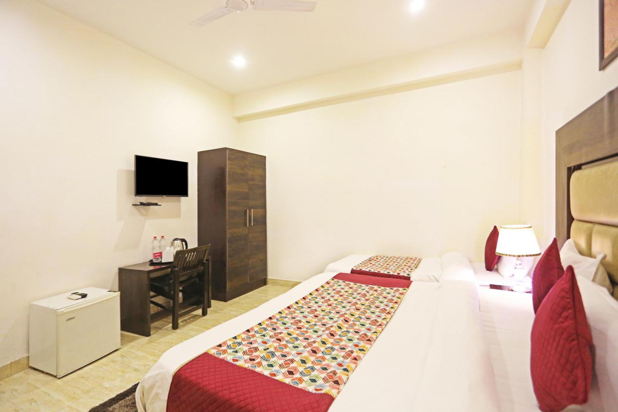 Airport Hotel Kiara - New Delhi Airport Kültér fotó