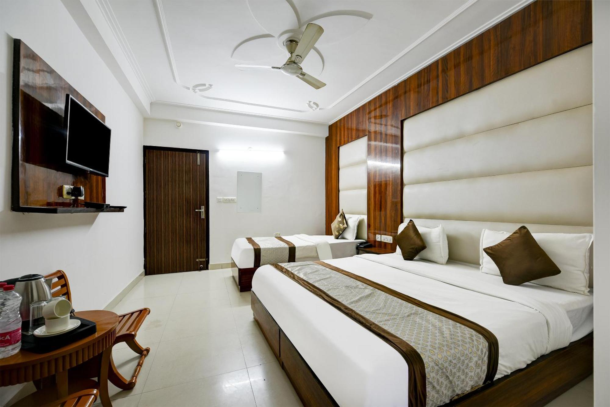 Airport Hotel Kiara - New Delhi Airport Kültér fotó