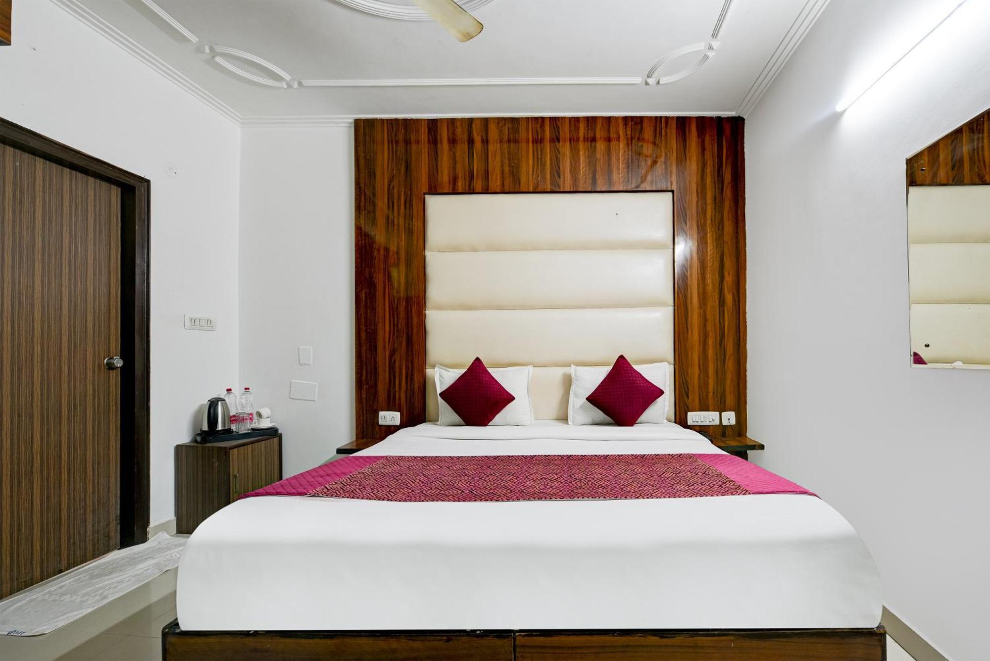Airport Hotel Kiara - New Delhi Airport Kültér fotó